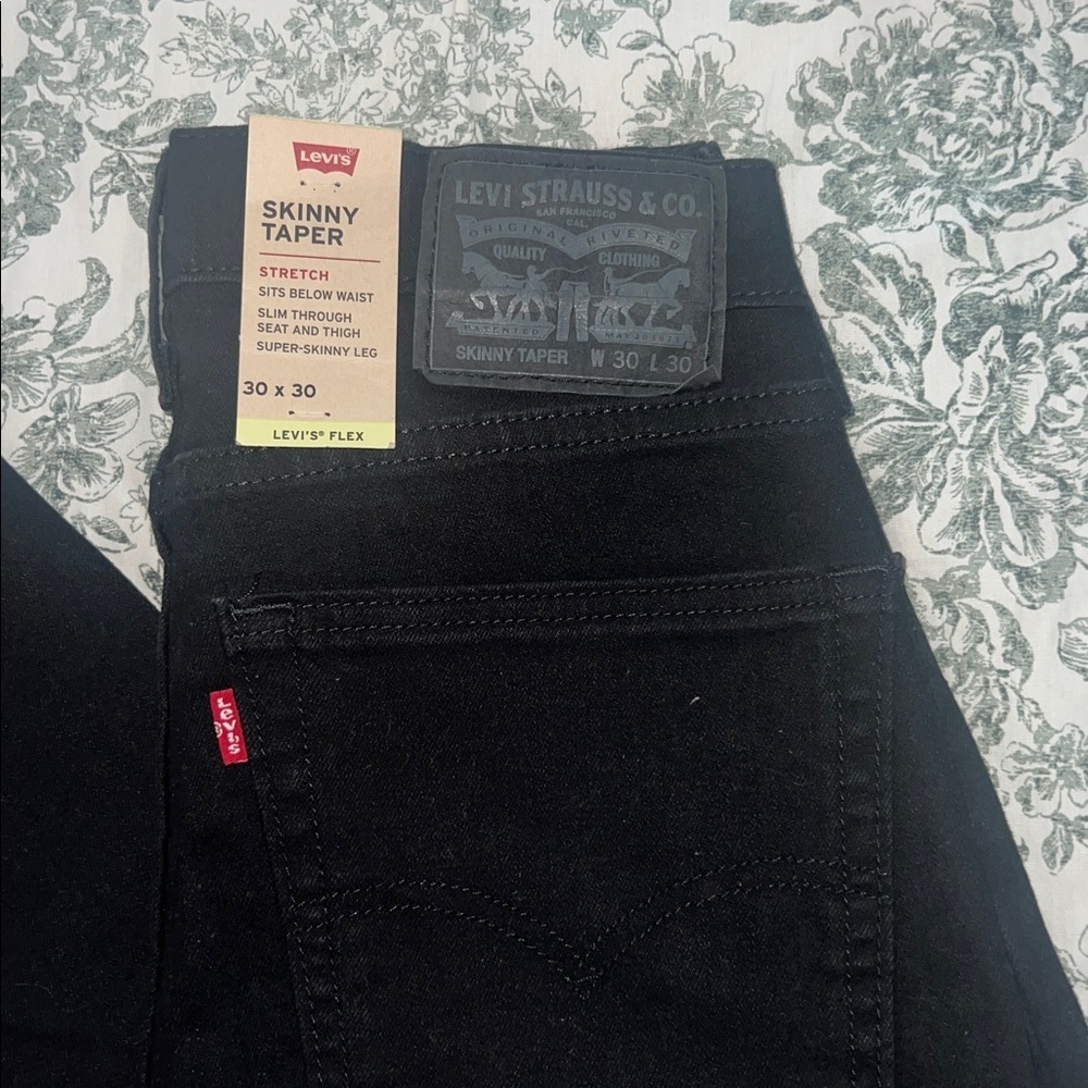 NWT Levi's Men's Skinny Jeans in Jet Black - Picture 5 of 7